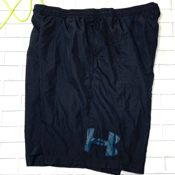 Under Armour Short XL - Picture 3 of 5